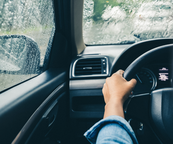 Mau tempo: Estradas nacionais 120 e 396 continuam cortadas, depois de noite mais calma
