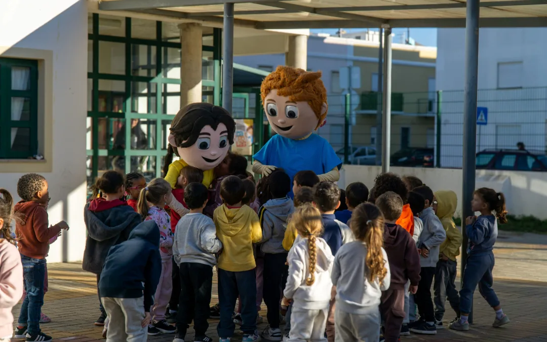 Projeto Carolas visita salas do pré-escolar em Olhão