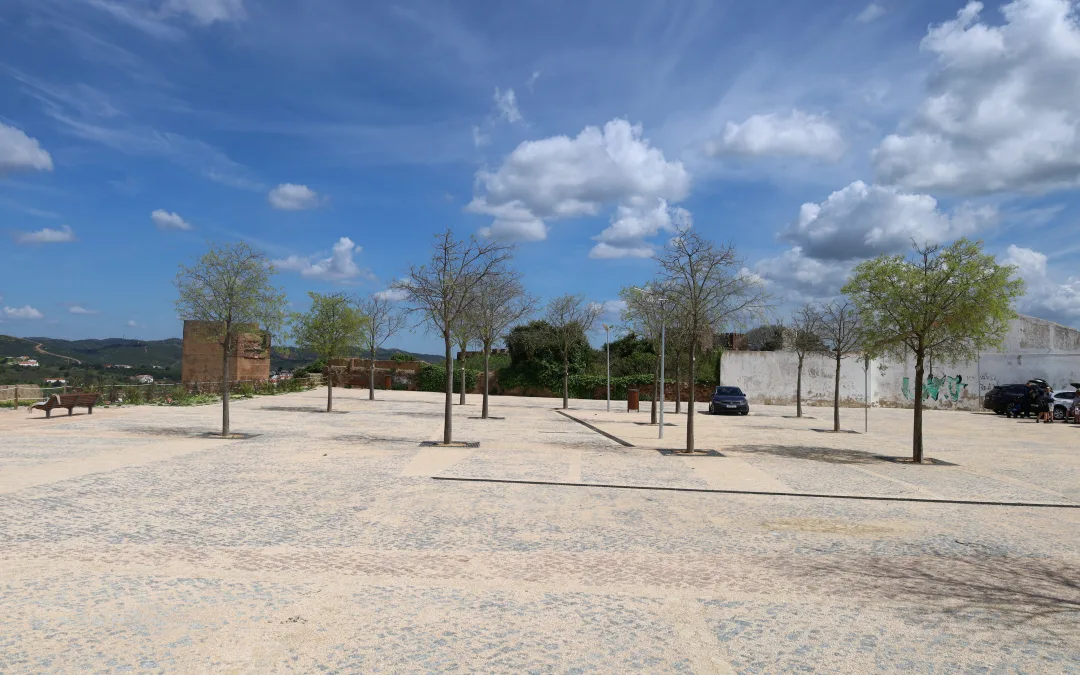 Município de Silves requalifica estacionamento na Rua do Saco