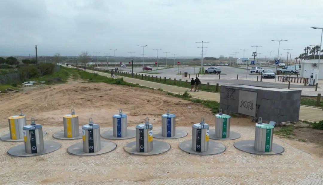 Instalada nova ilha ecológica em Armação de Pêra