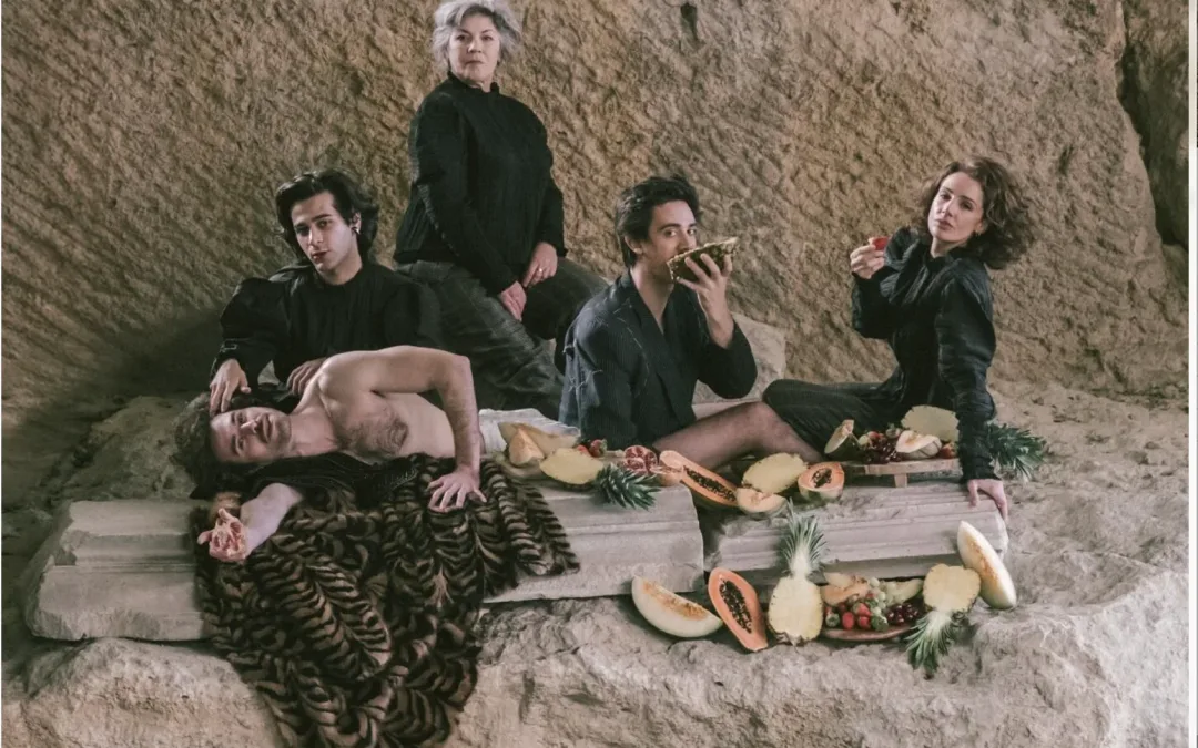 “As Três Irmãs” estreia em Lagoa com reflexão sobre teatro e sociedade