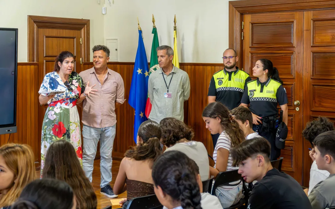 Alunos de Olhão participam em atividade de cidadania do MyPolis