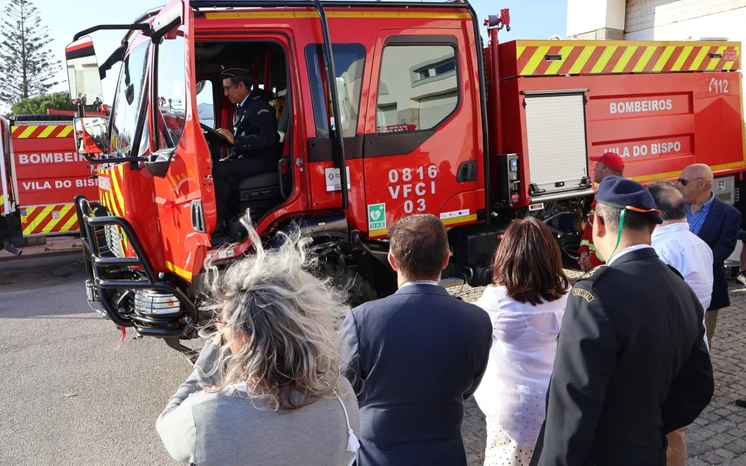 Algarve 2030 entrega veículo de combate a incêndios em Vila do Bispo