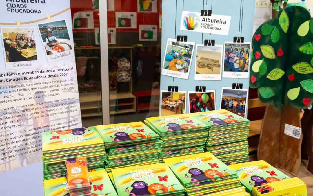 Albufeira distribui livro “O Arco da Íris” a alunos do 1.º ciclo