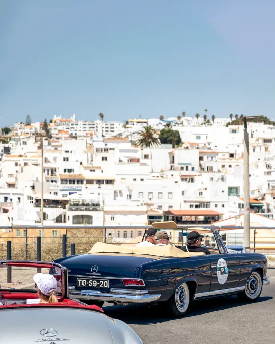 Albufeira recebeu o Algarve Classic Cars com mais de 100 carros clássicos