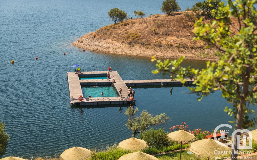 Hasteada pela primeira vez a única Bandeira Azul numa praia fluvial algarvia, no Centro de Atividades Náuticas da Barragem de Odeleite