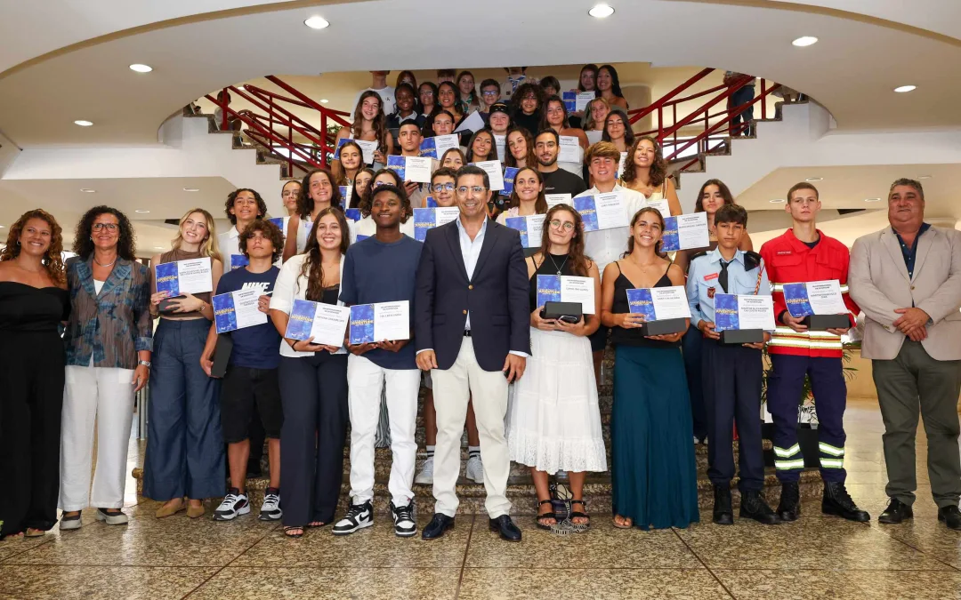 Albufeira distingue 56 jovens pelo contributo no Dia Internacional da Juventude