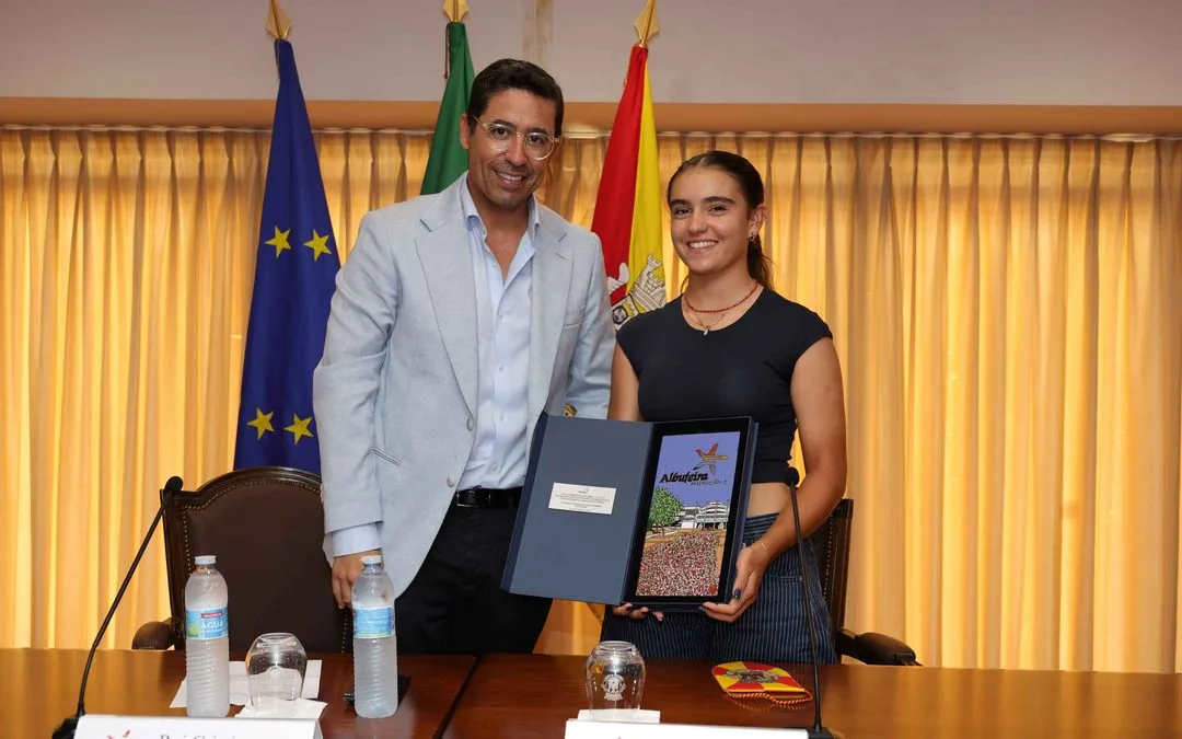 Lúcia Martins homenageada em Albufeira após vencer dois títulos nacionais de ciclismo