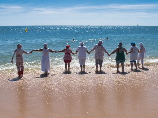 Festa do Banho 29 traz tradição e música às praias de Lagos e Luz