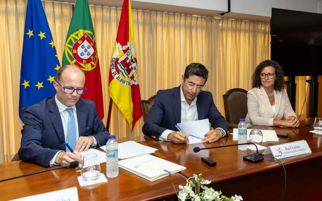 Albufeira disponibiliza alojamento a médicos para reforçar serviços de saúde durante o verão