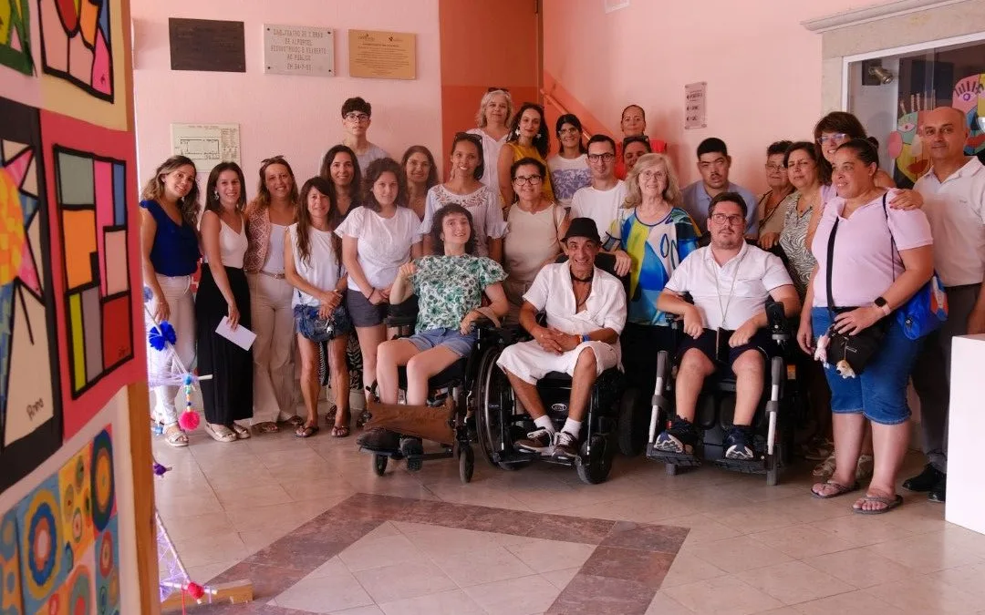 Exposição ‘Inspirações’ revela talento dos jovens do Espaço Inclusão em São Brás de Alportel