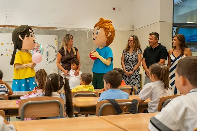 Câmara de Olhão entrega materiais escolares a cerca de 1900 alunos do 1.º Ciclo