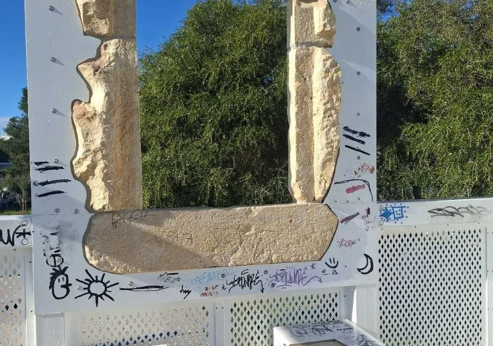 Portimão lança campanha para preservar cantarias manuelinas no Jardim Gonçalo Ribeiro Telles